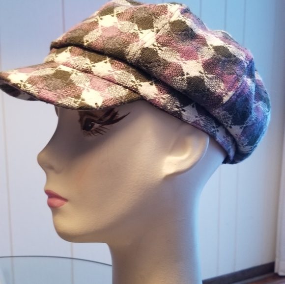 2 cute hats - Picture 4 of 7